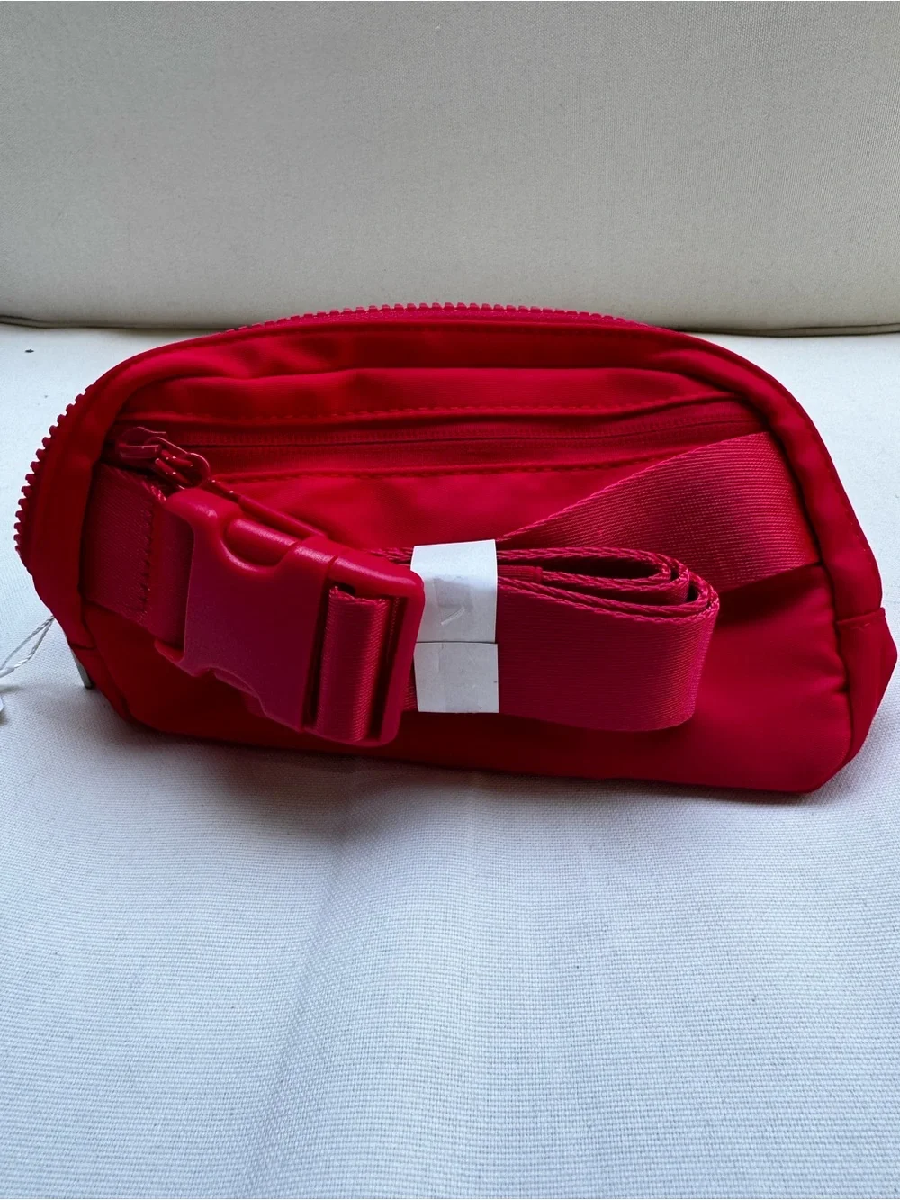 Lululemon 1 L red belt bag silver accents - Picture 7 of 13